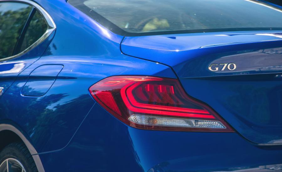Детали экстерьера Genesis G70 2.0T 2018 года  (NA) (фото 19 из 44)